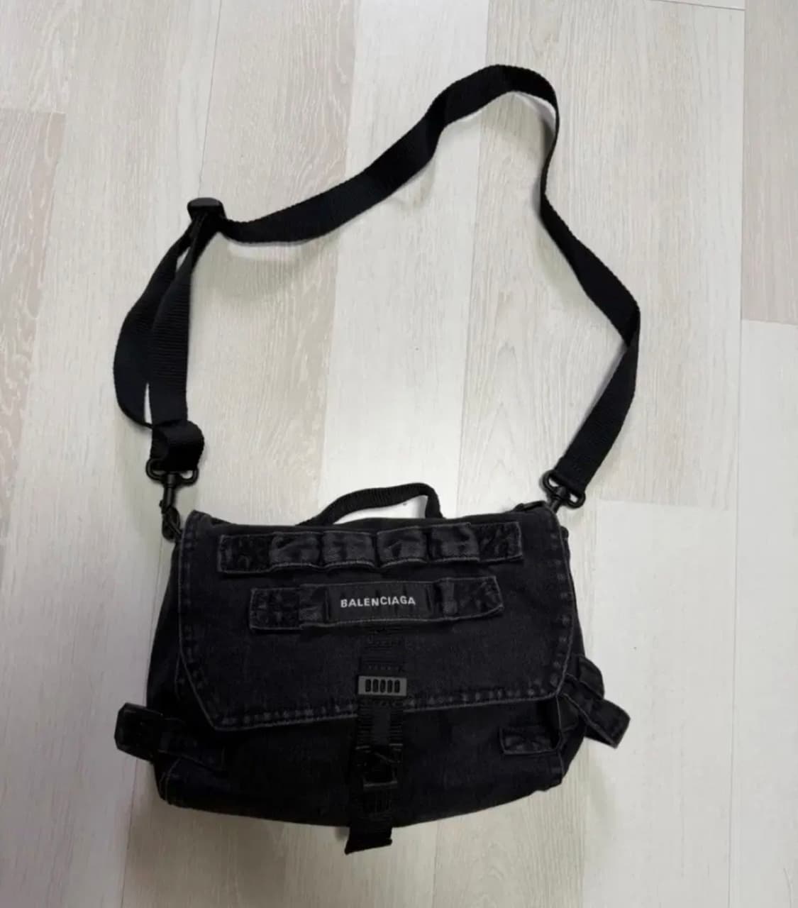 발렌시아가 데님 아미백 상품이미지2