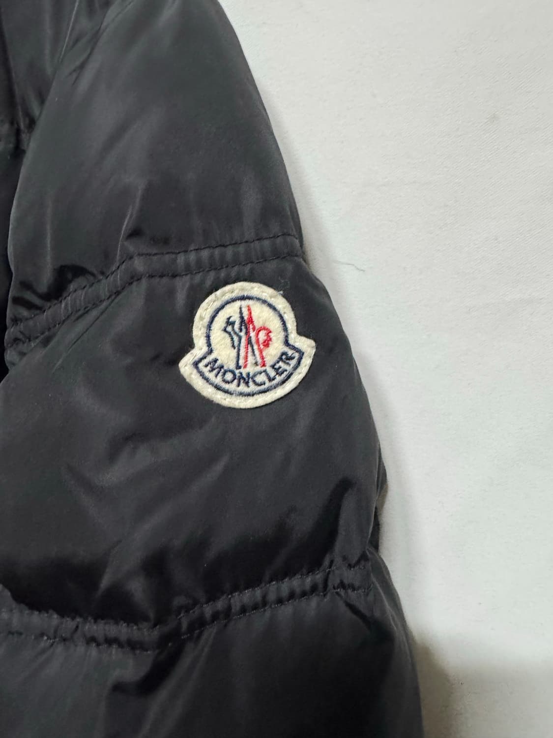 0 몽클레어 보스 여성 패딩 상품이미지5