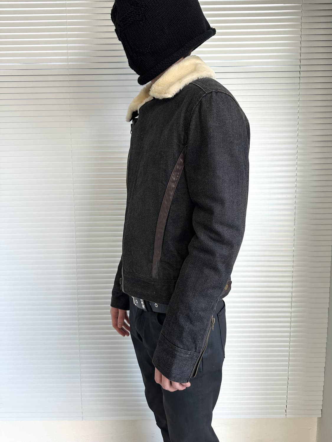 알마니 익스체인지 시어링 비대칭 퍼 봄버 상품이미지2