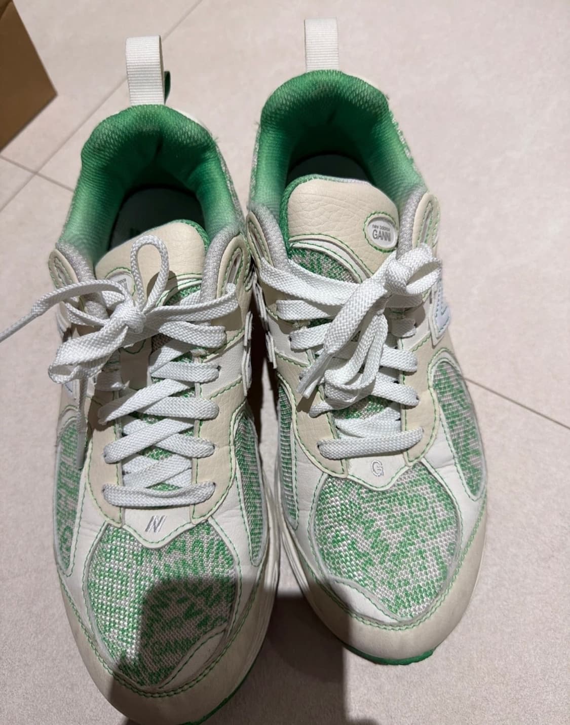 뉴발란스 가니 Ganni 2002R 콜라보 250사이즈 아일랜드 그린 상품이미지2