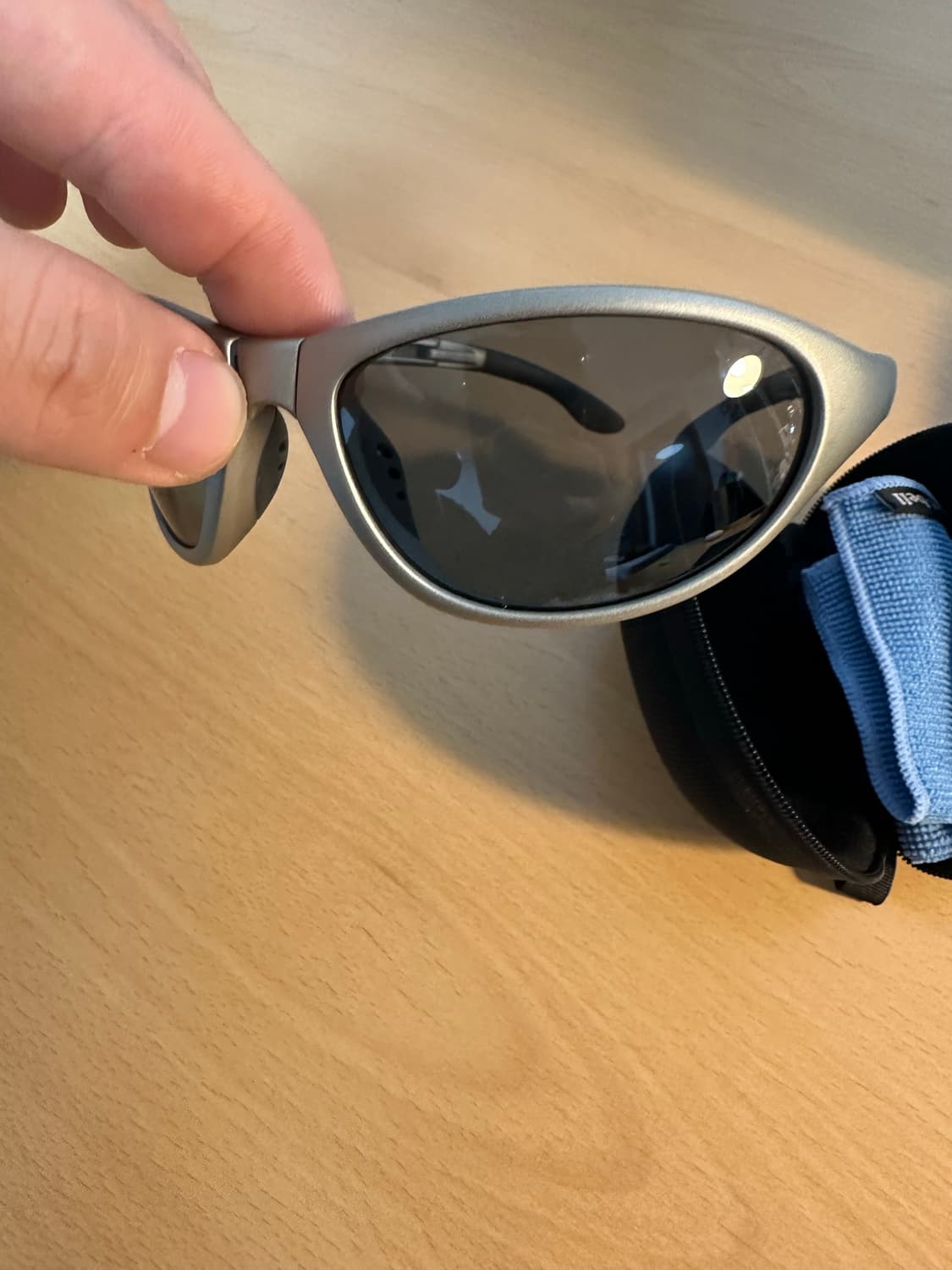 몽벨 접이식 선글라스 새상품 판매합니디 상품이미지2