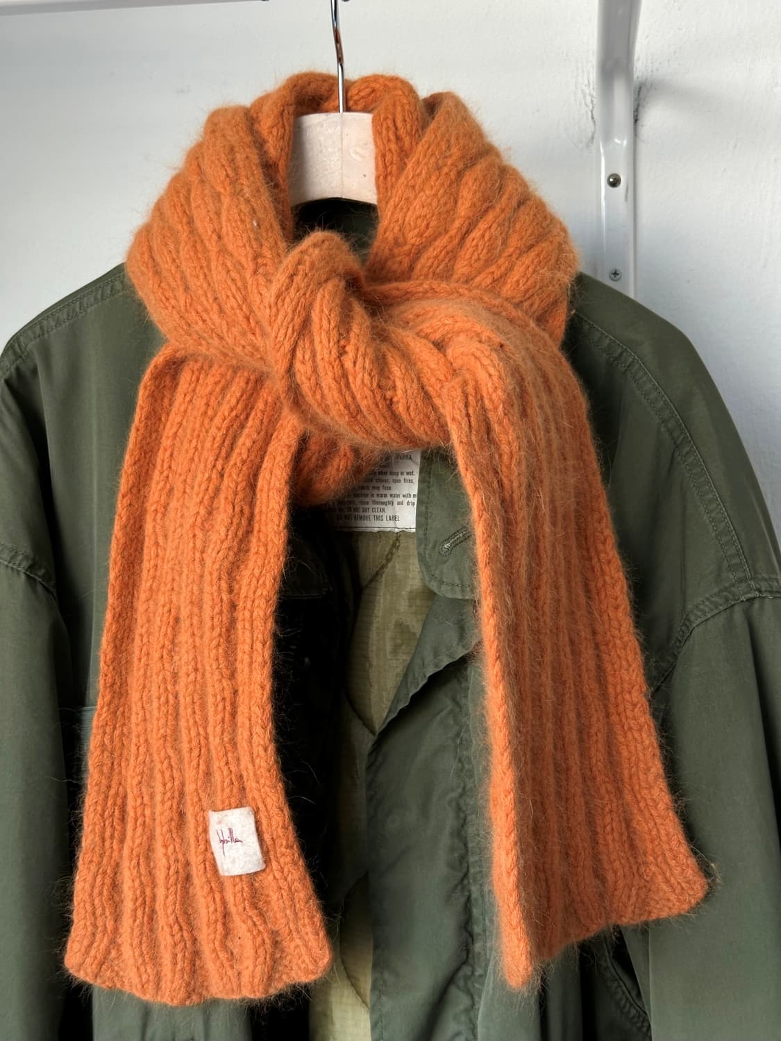 Middle gauge hairy fabric  knit muffler 상품이미지1