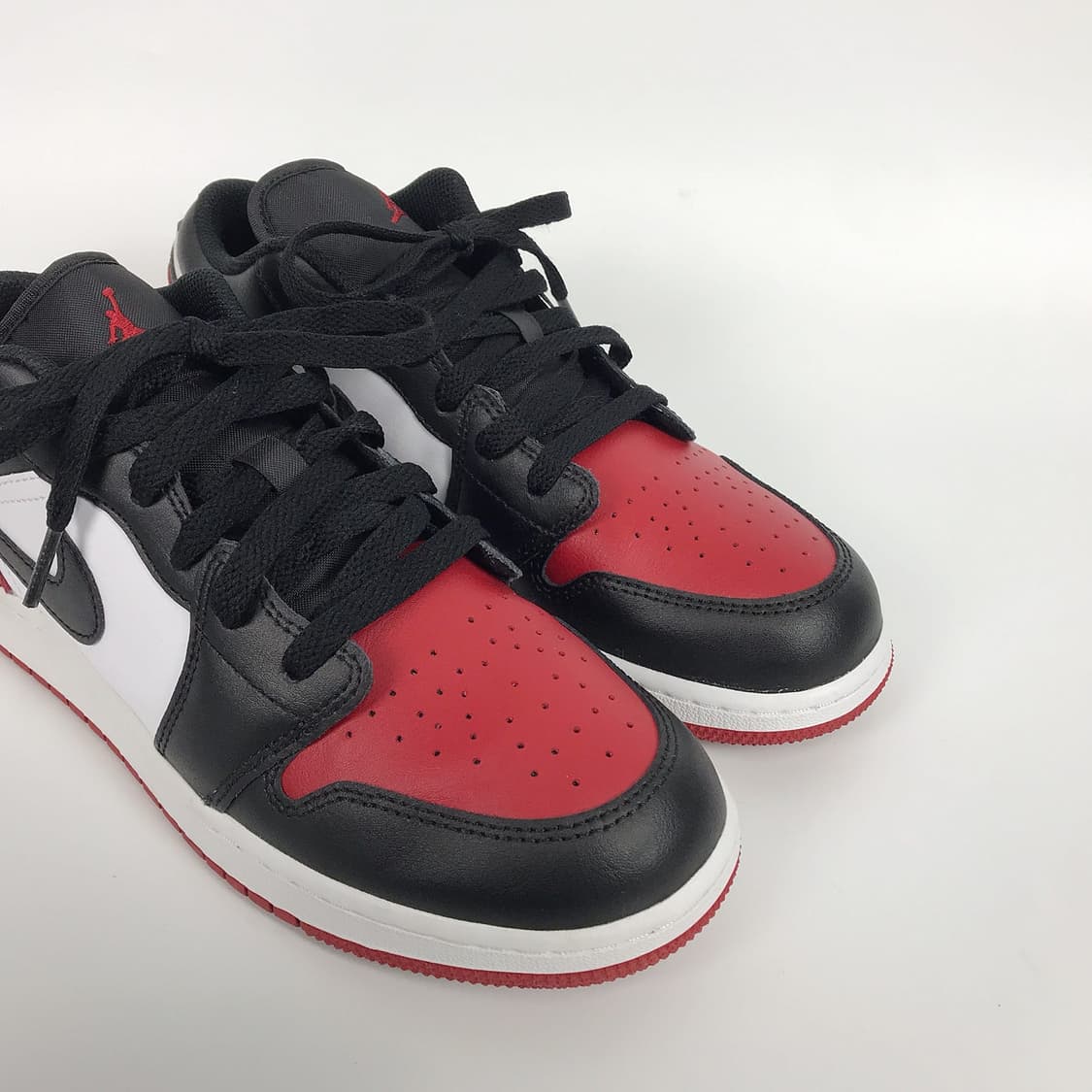 나이키 에어조던 1 로우 GS 바시티 레드 신발 키즈245 (240) 상품이미지3