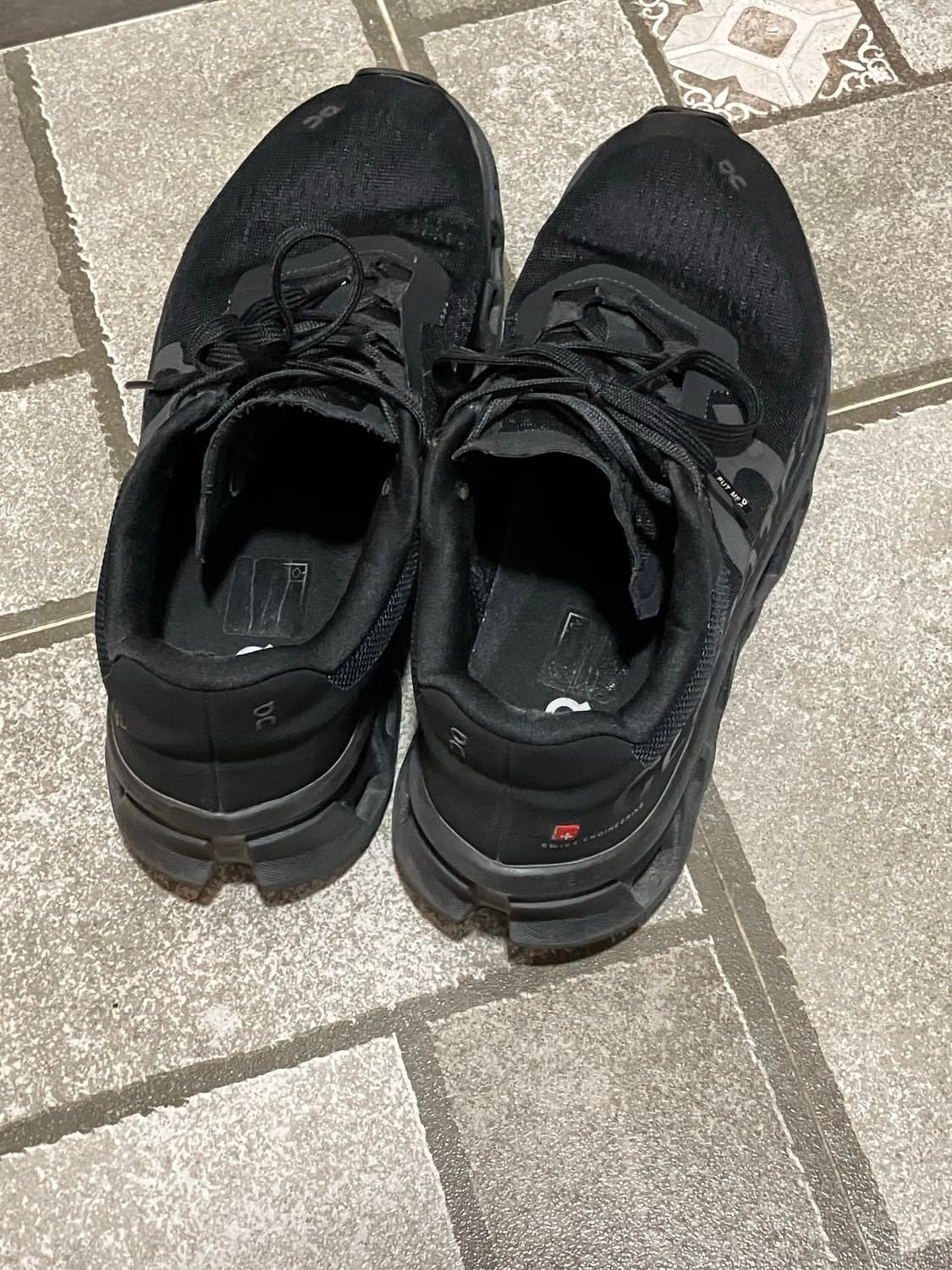 온러닝 클라우드 몬스터 285 상품이미지6