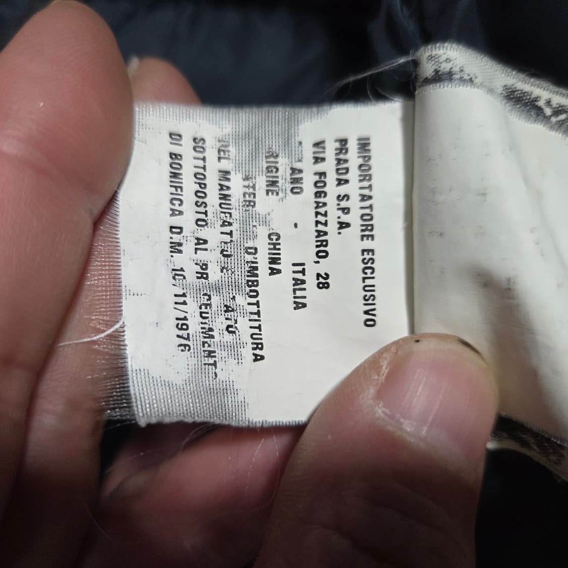 프라다 트라이앵글 경량 구스 패딩 상품이미지9