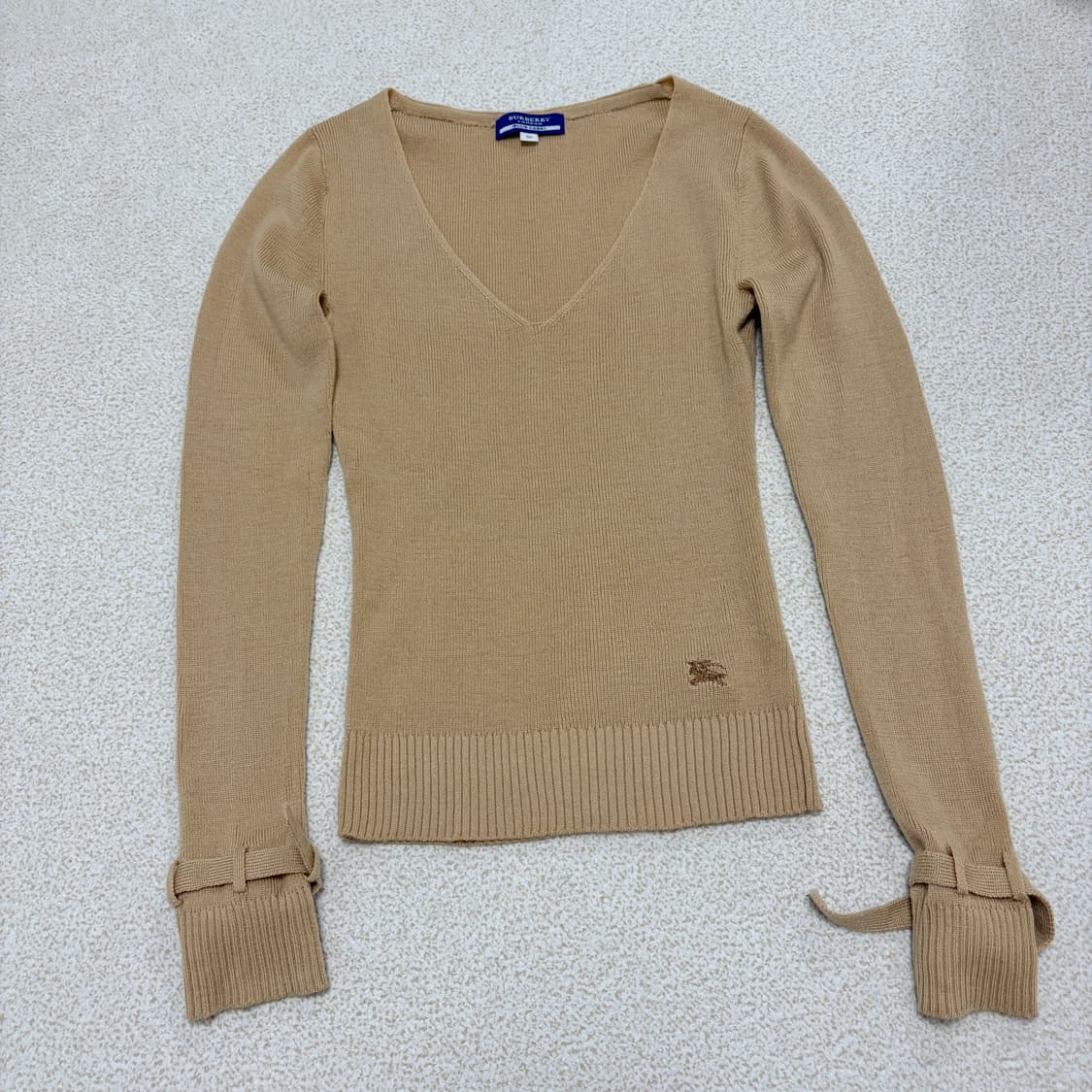 버버리 블루라벨 브이넥 니트 베이지 상품이미지6