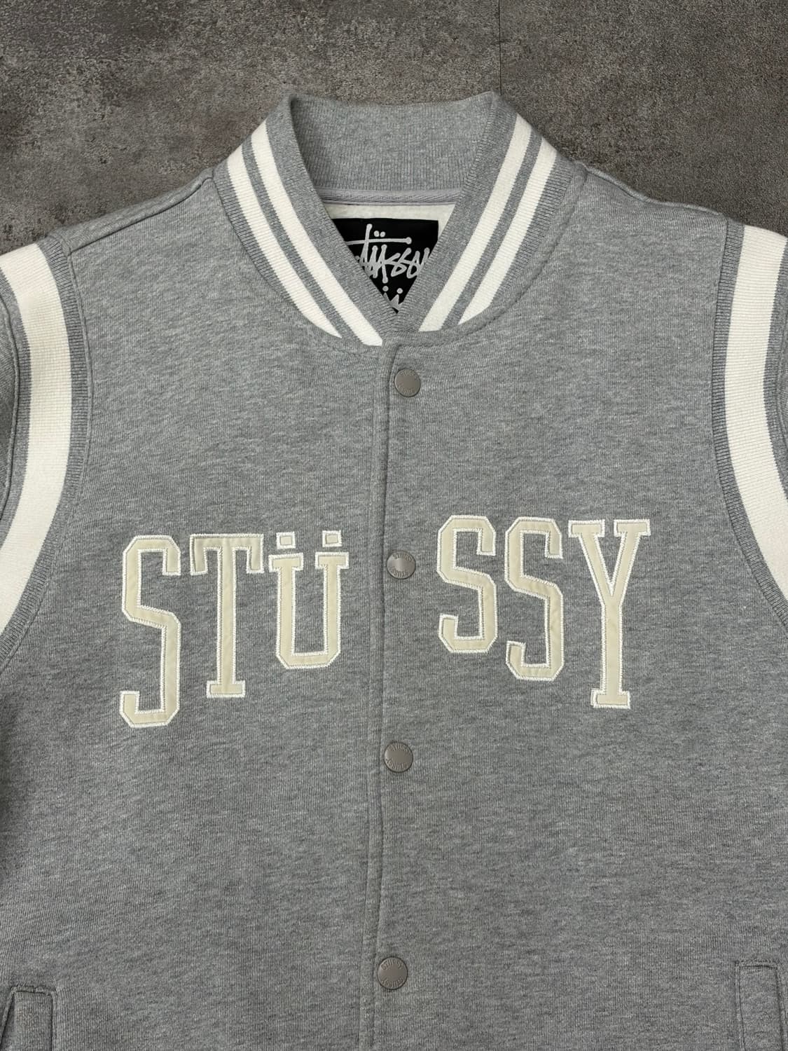 00s 스투시 스펠아웃 그레이 바시티 자켓 상품이미지4