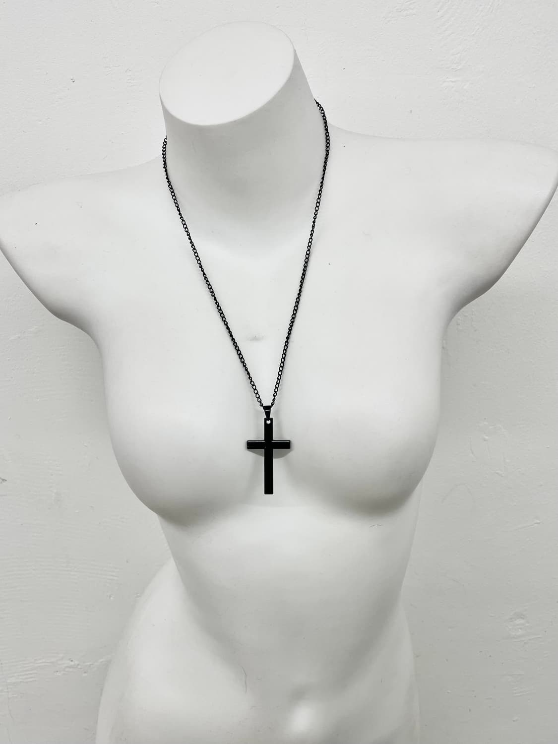 고딕 블랙 십자가 네크리스 상품이미지2