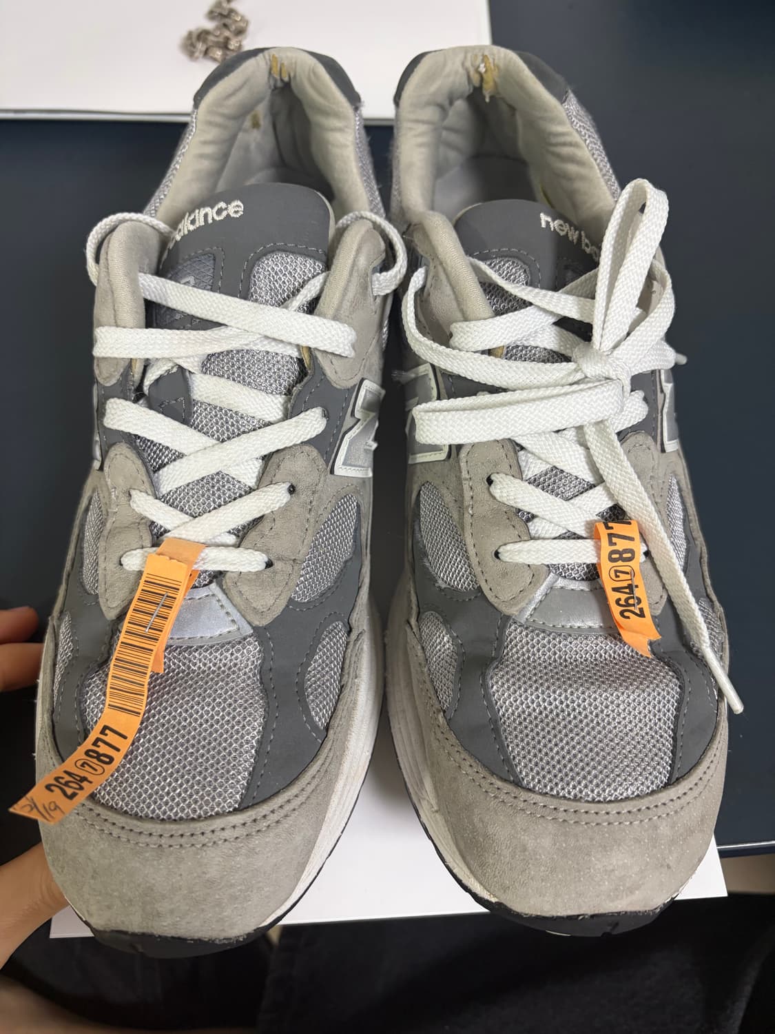 뉴발란스 992 made in USA 그레이 실버 메탈릭 판매합니다 상품이미지3