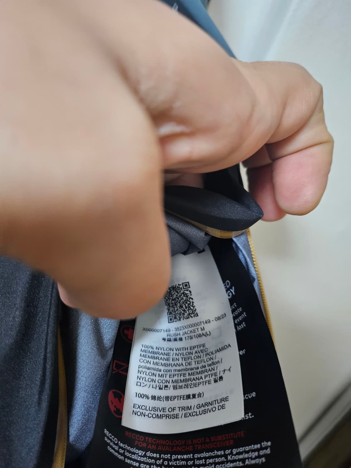 아크테릭스 고어텍스 Rush Jacket L 상품이미지9