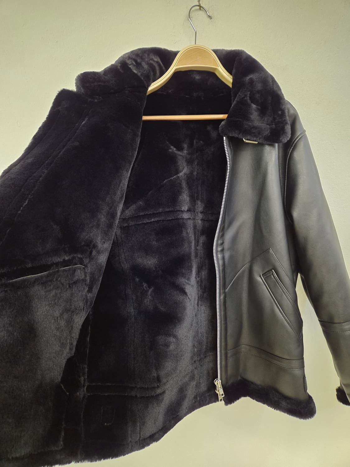 도프제이슨 블랙 무스탕 에코 자켓 상품이미지3