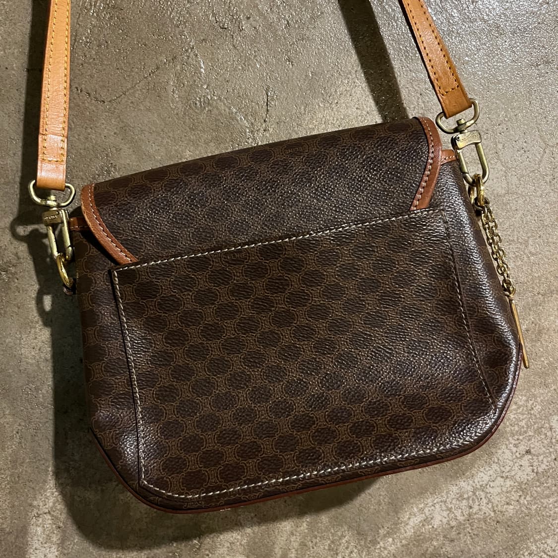 셀린느 크로스백 상품이미지6