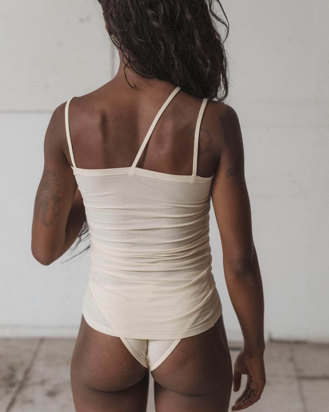 [XS,S,M,L]베이스레인지 Nida 슬리브리스 탑/오프 화이트 상품이미지5