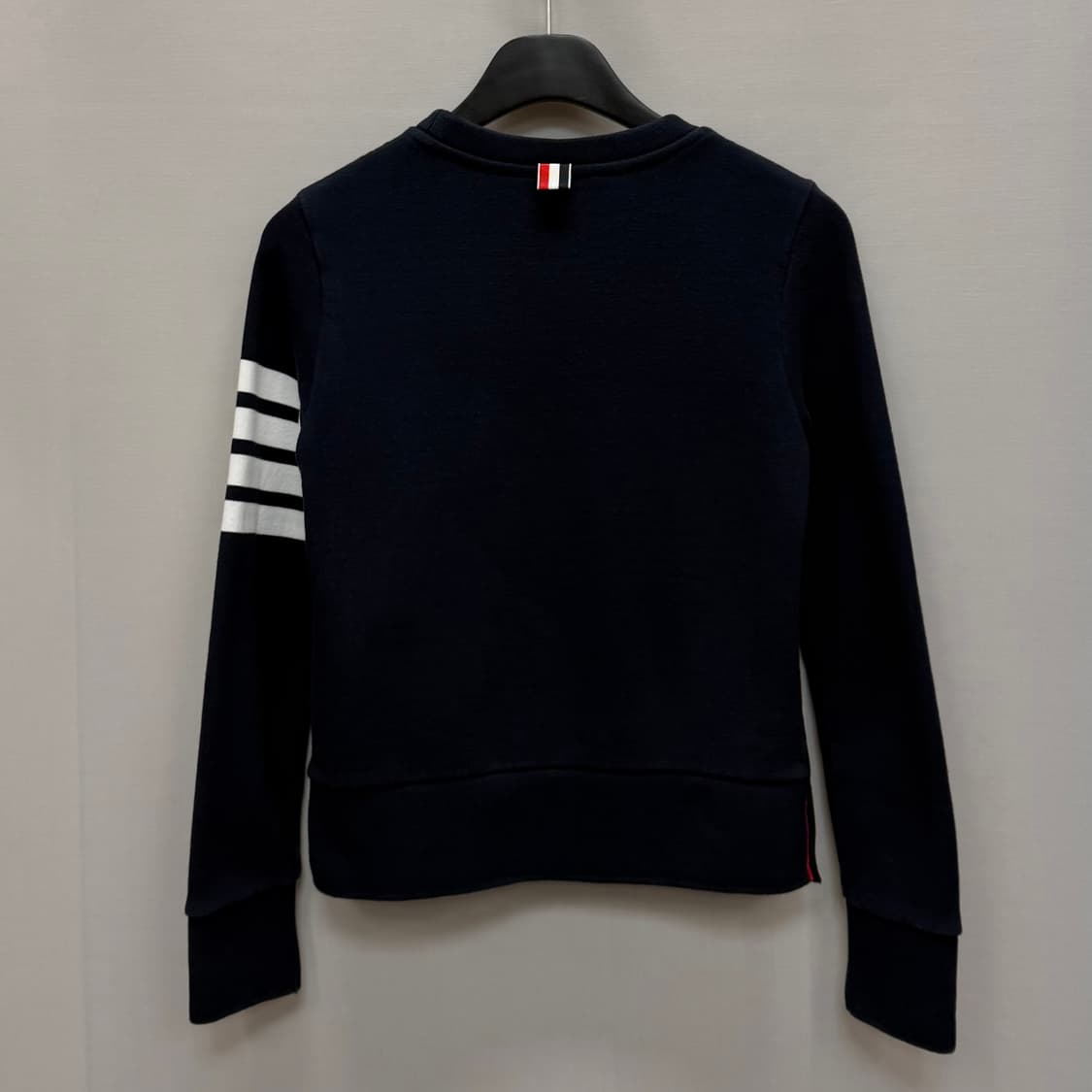 톰브라운 사선완장 맨투맨 (44)  상품이미지4