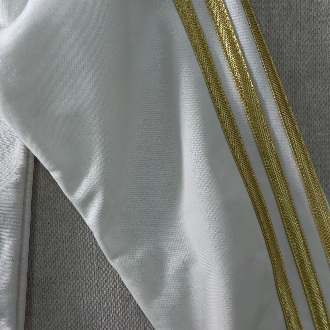 100 아디다스 카카 레알마드리드 8번 화이트 골드 져지 상품이미지5