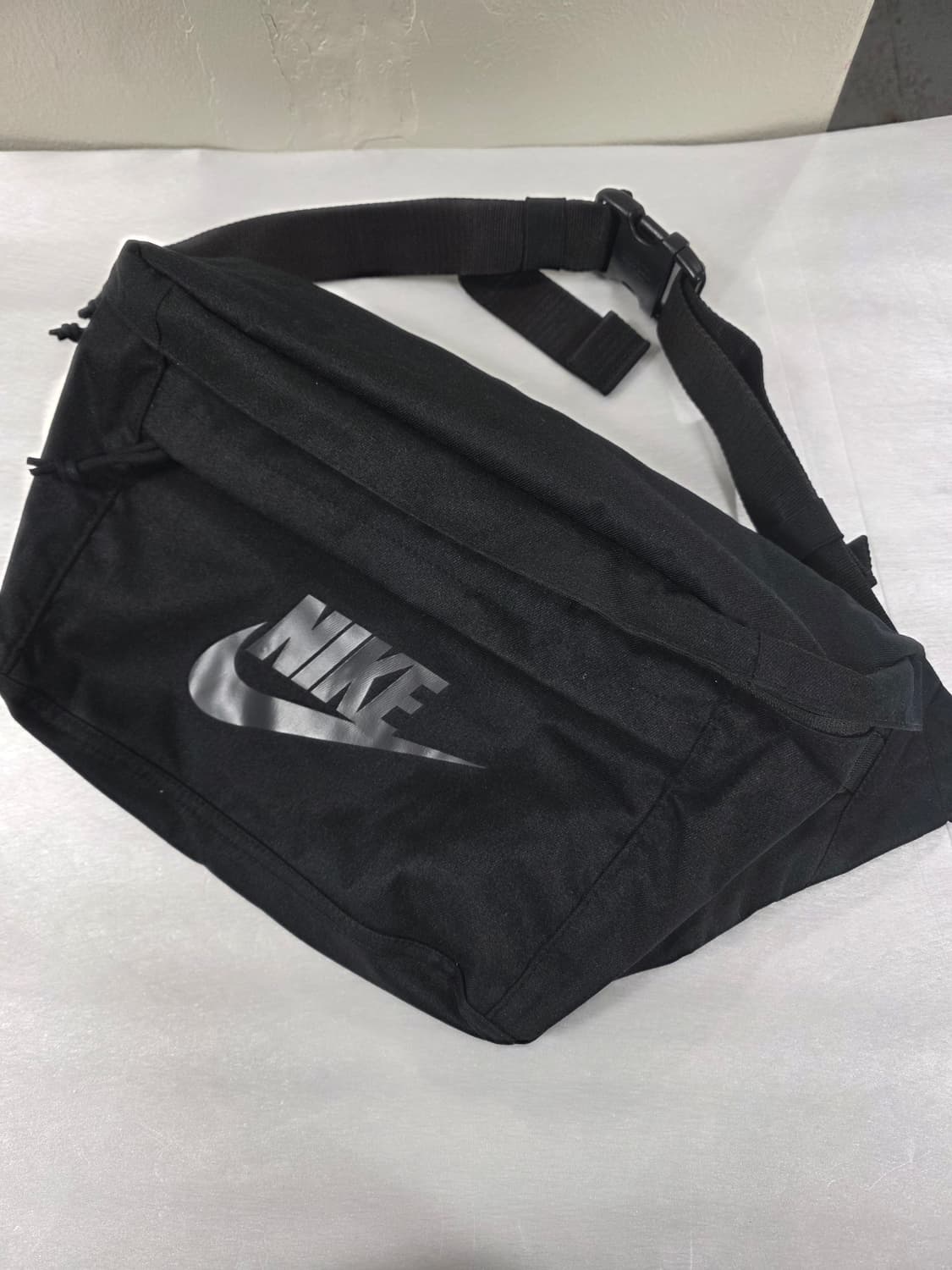 나이키 블랙 테크 힙 팩 상품이미지1