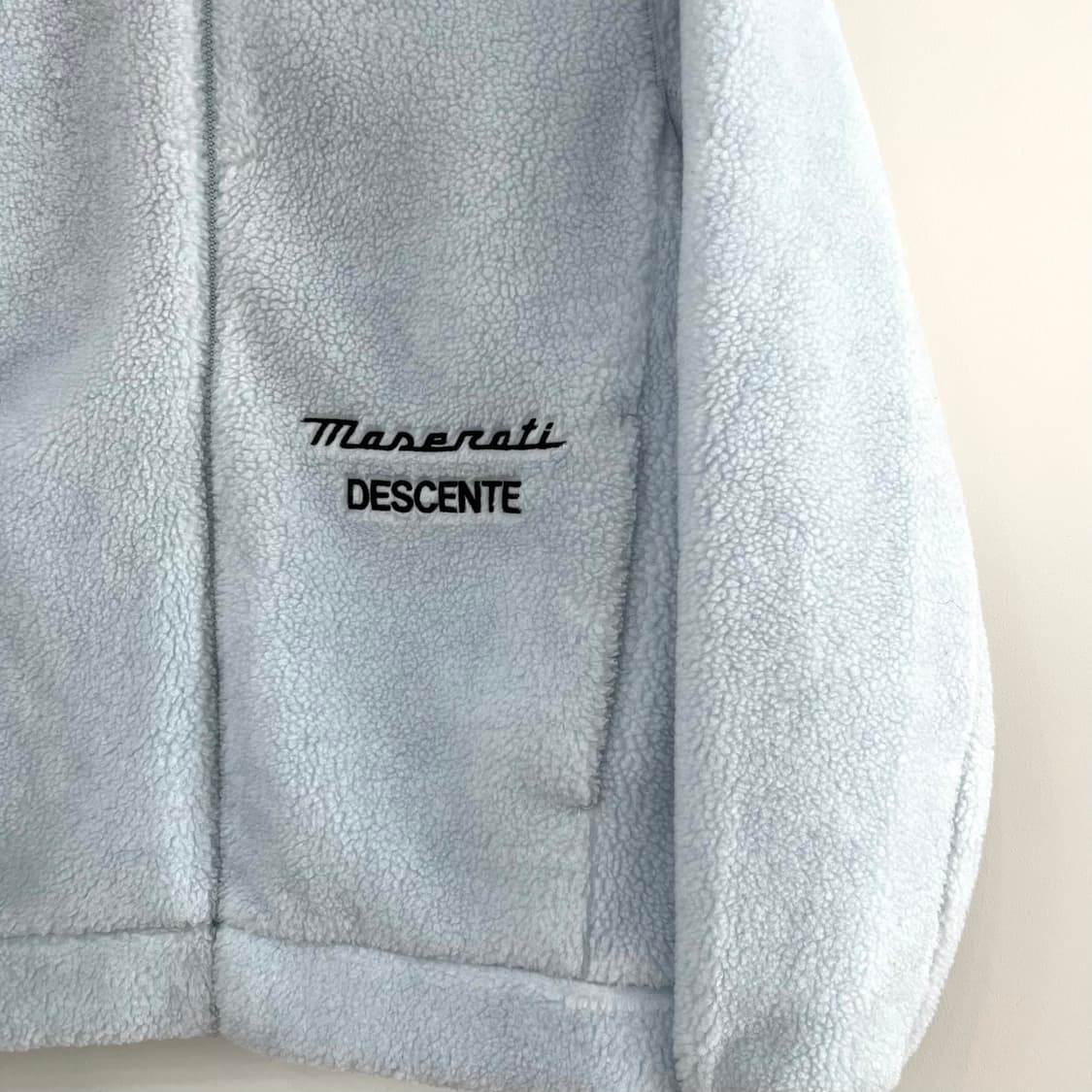 데상트x마세라티 스카이블루 셰르파 플리스 자켓 상품이미지6