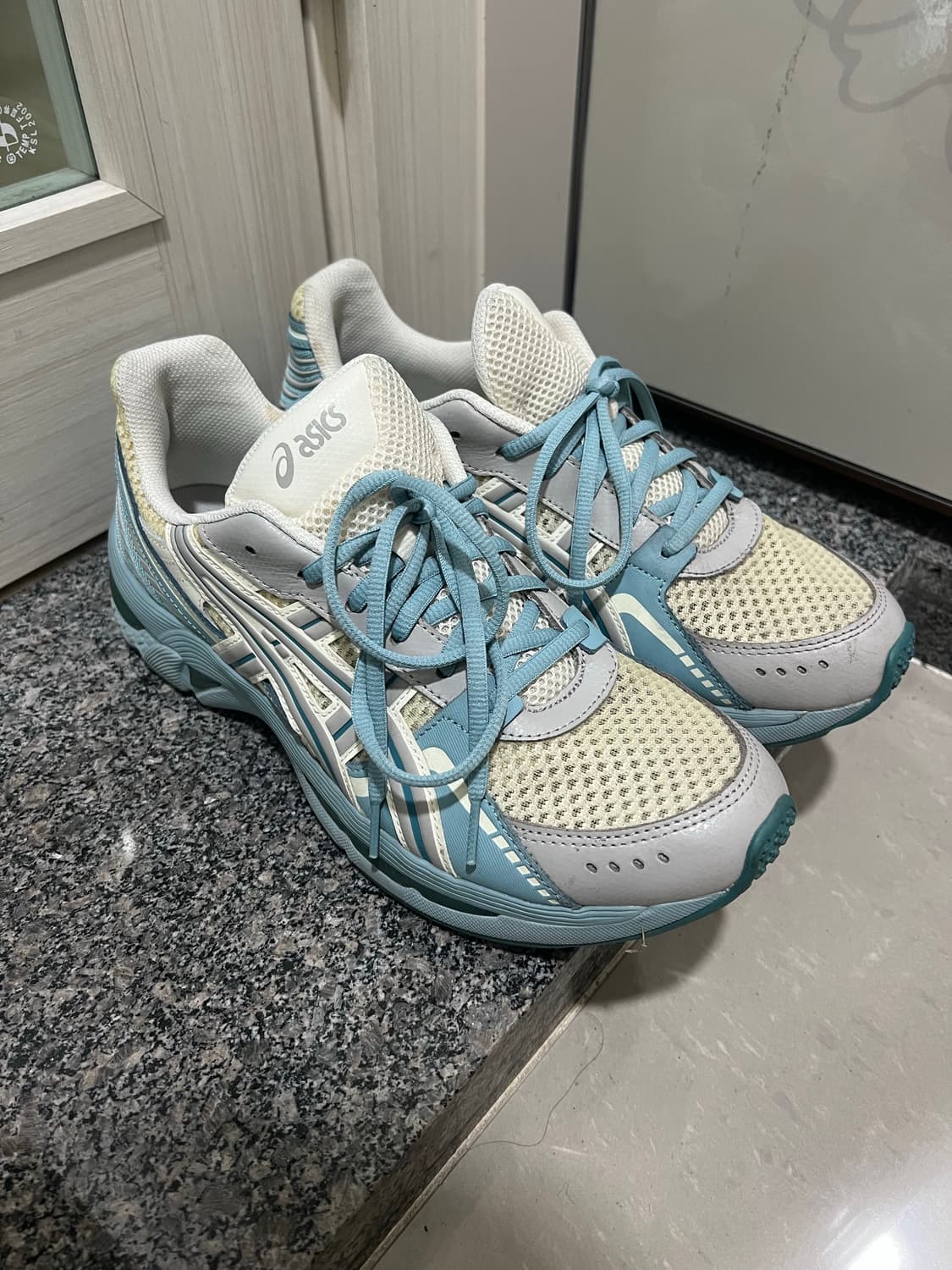 아식스 젤키리오스 크림 오이스터그레이 280 상품이미지1