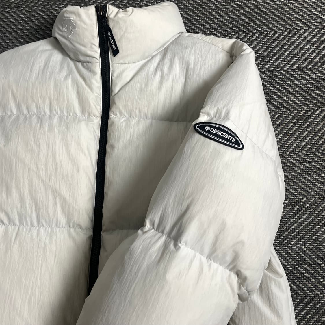 데상트 패치 로고 다운 푸퍼 패딩y 3767 상품이미지3