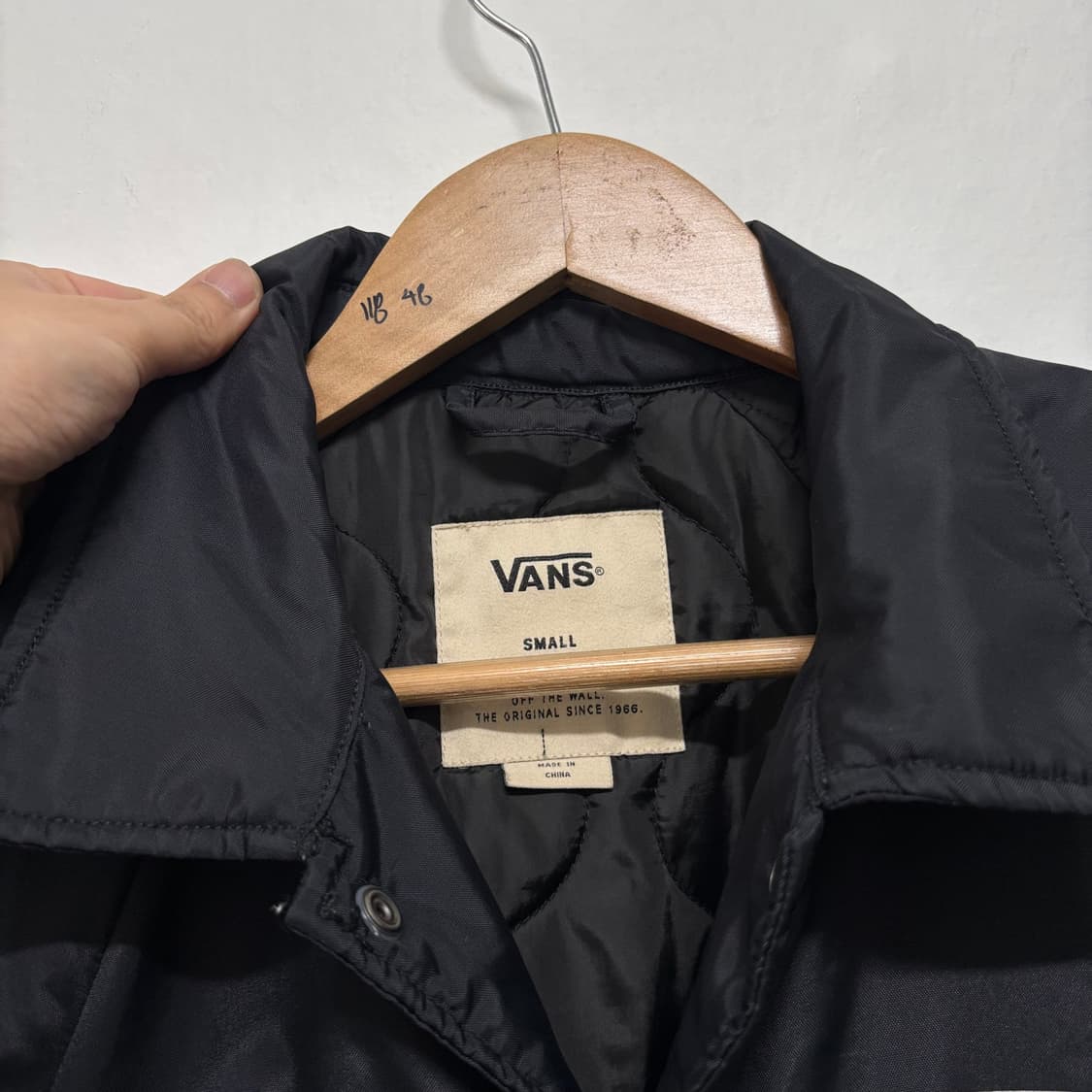 반스 블랙 누빔 코치자켓 상품이미지4