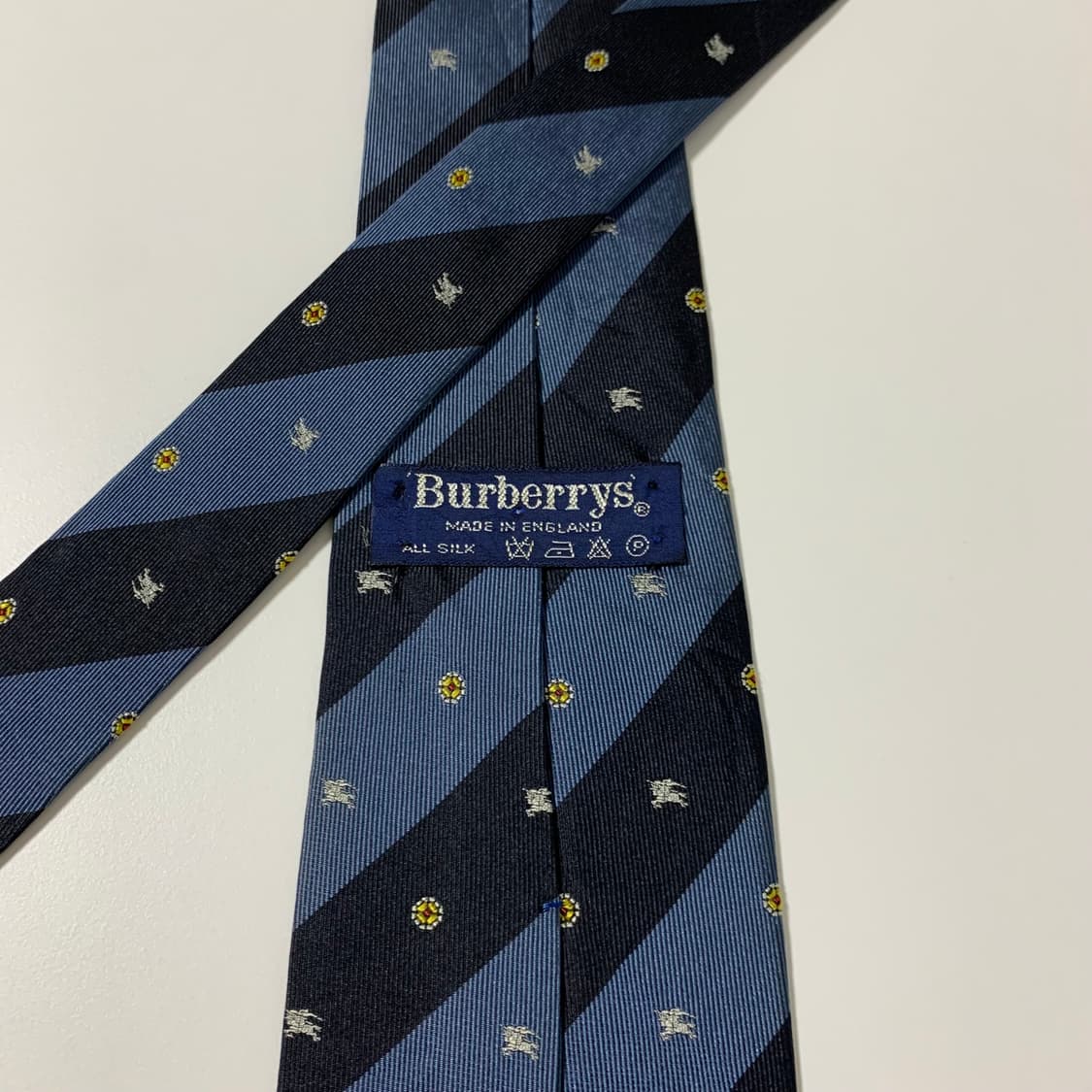 버버리(BURBERRY) 모노그램 레지멘탈 넥타이 B+등급 이염존재 상품이미지4