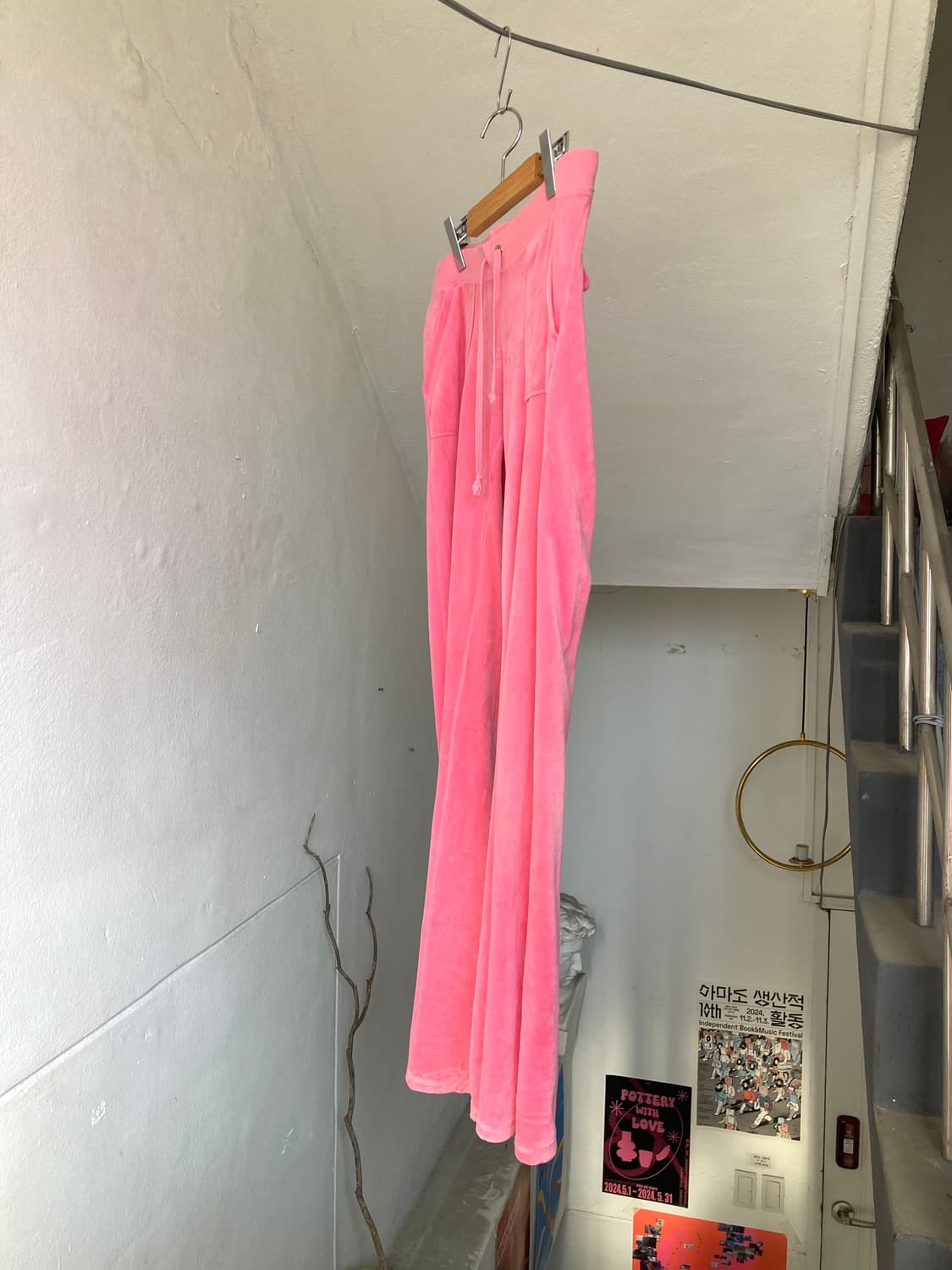 쥬시 꾸뛰르 벨벳 로우라이즈 부츠컷 팬츠 상품이미지4