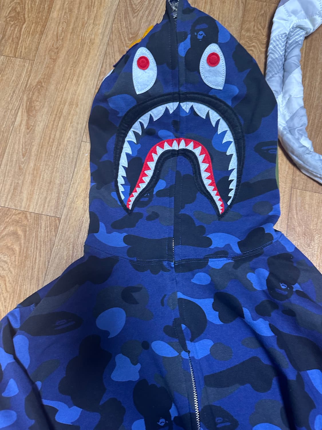 베이프 샤크후드 블루 2xl 상품이미지1