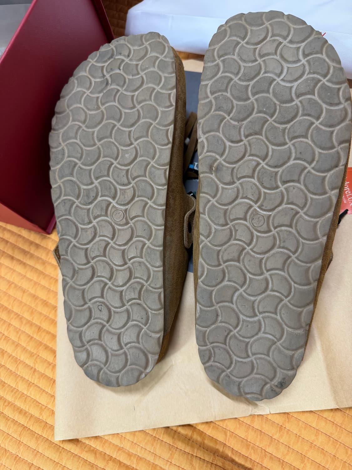 스카로쏘 지오GEO스웨이드 뮬 슬리퍼 브라운 팝니다. 상품이미지3