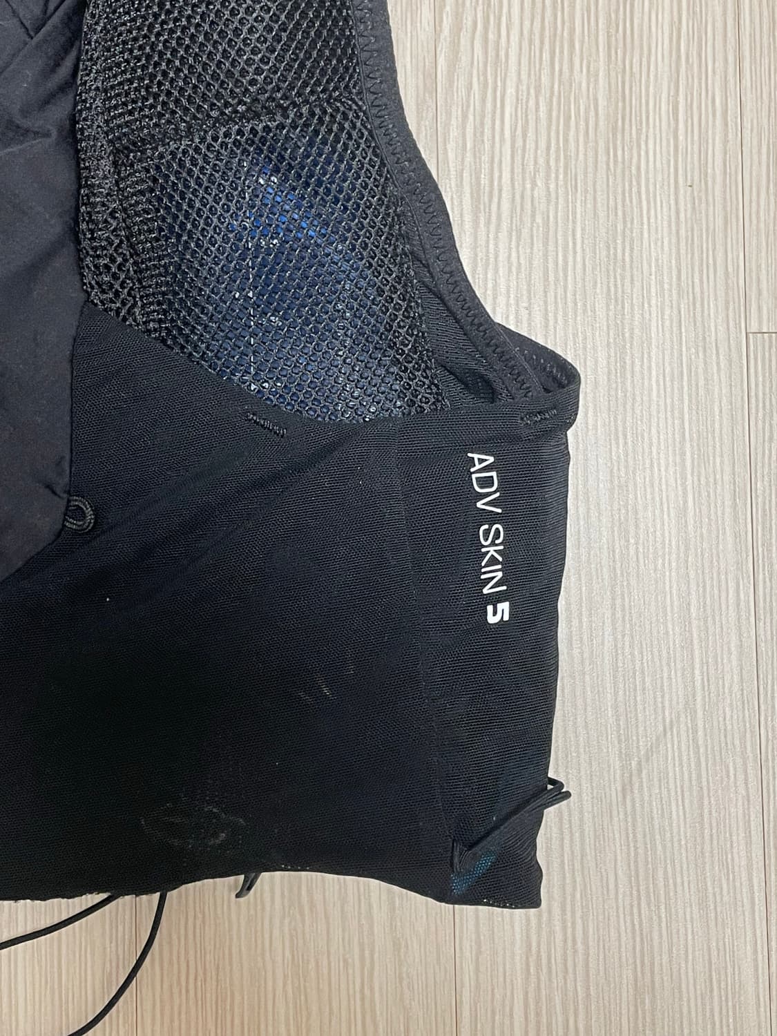 살로몬 ADV SKIN5 러너 베스트 m사이즈 블랙 상품이미지5