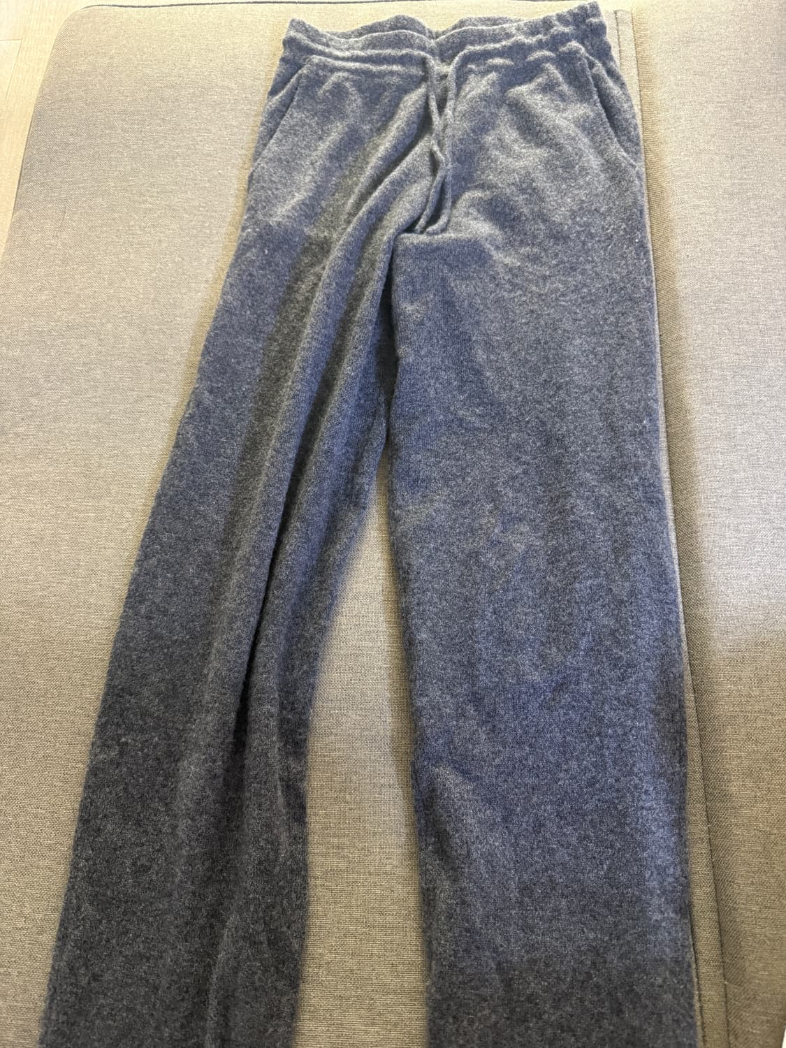 From future 프롬퓨처 캐시미어 조거 상품이미지3