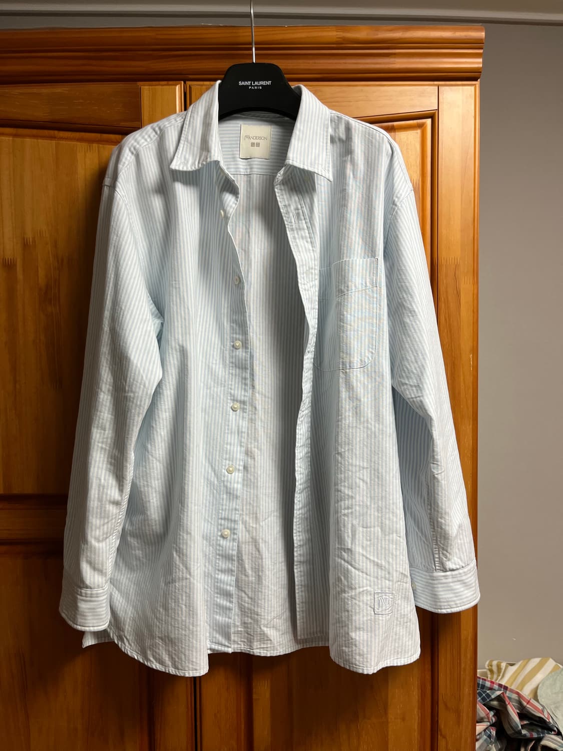 유니클로 jw앤더슨 스트라이프 셔츠 상품이미지1