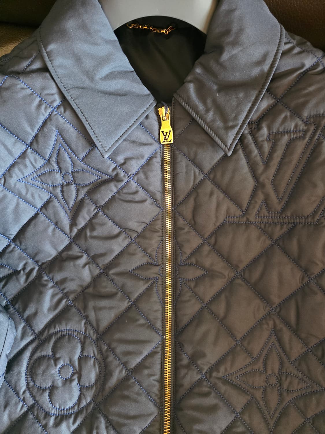 (새상품) 루이비통 퀼티드 패딩 상품이미지3