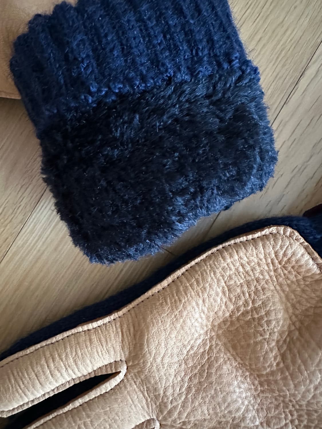 뉴베리 니팅 사슴가죽 니트 장갑 네이비 상품이미지4