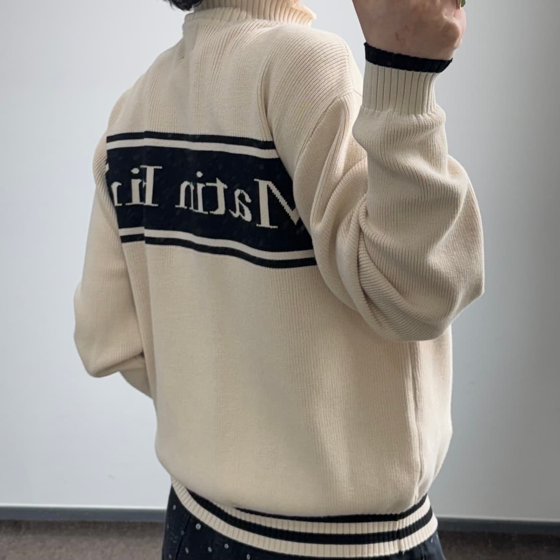 Matin Kim 마땡킴 블랙 아이보리 배색 니트 집업 상품이미지1