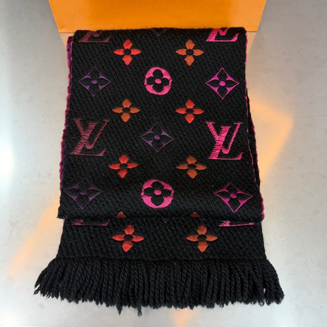 [리오브] 루이비통 모노그램 레인보우 로고마니아 머플러 상품이미지2