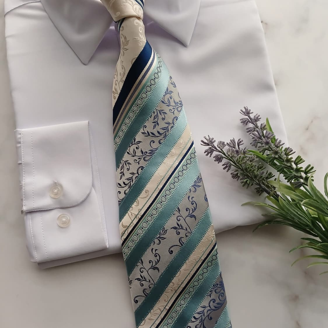 아쿠아스큐텀 실크 플로럴 자카드 넥타이 9.3cm A등급 A18305
 상품이미지5