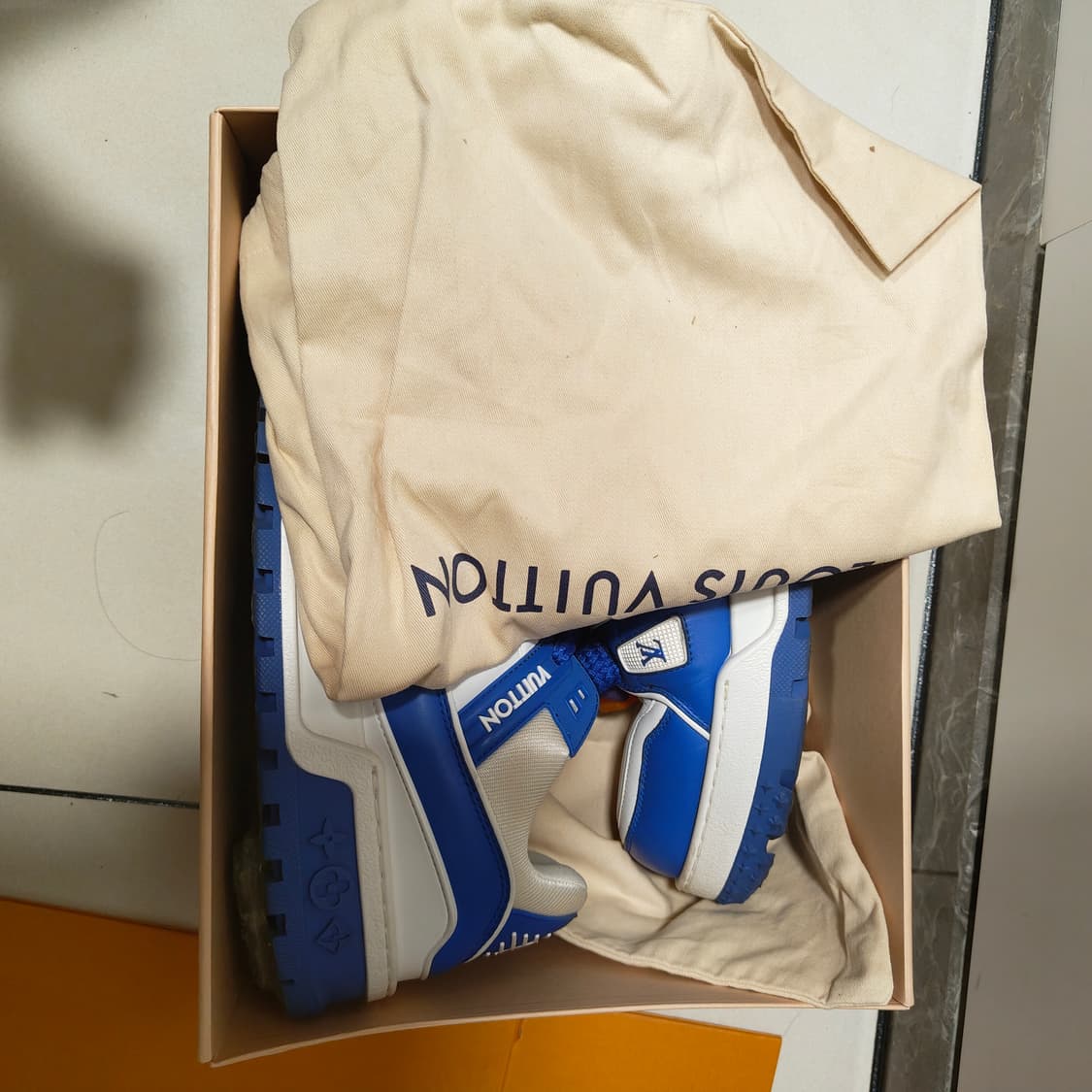 루이비통 맥시 트레이너 10 상품이미지8