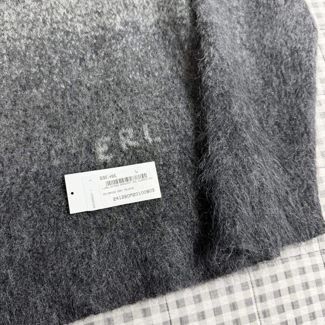 (L) ERL 이알엘 그라데이션 모헤어 브이넥 니트 그레이 상품이미지4