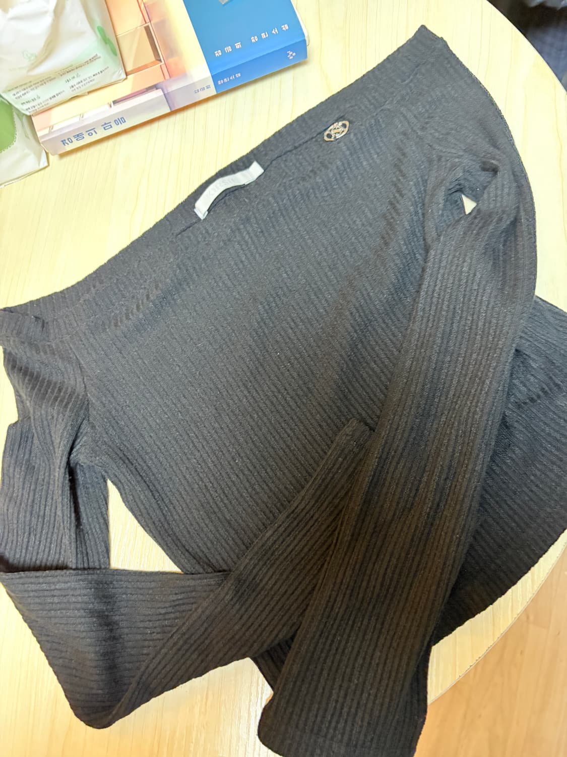 키르시컬렉션 오프숄더 긴팔티셔츠 상품이미지2