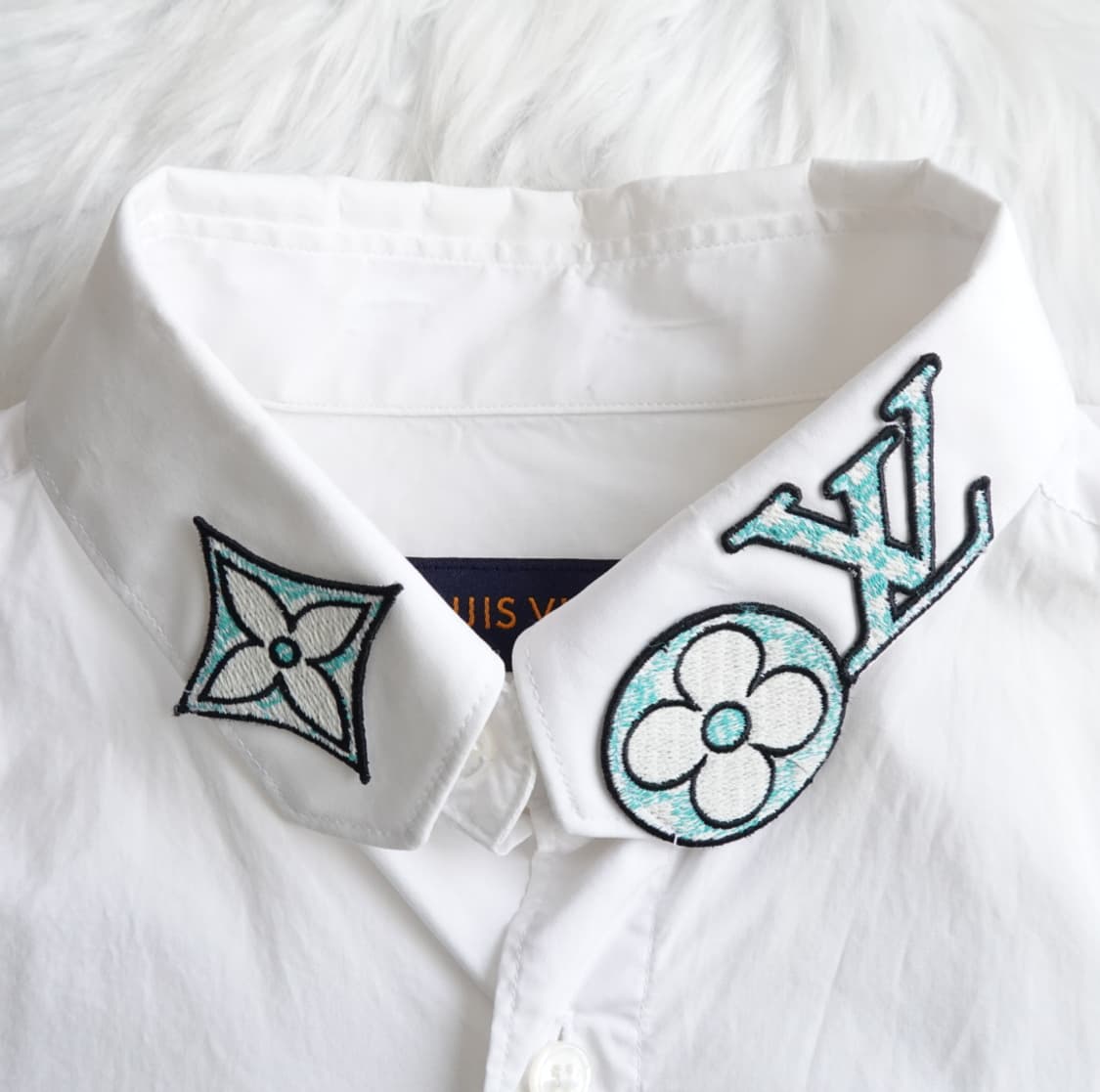 루이비통 LV 로고 자수 포인트 셔츠 1929 상품이미지3