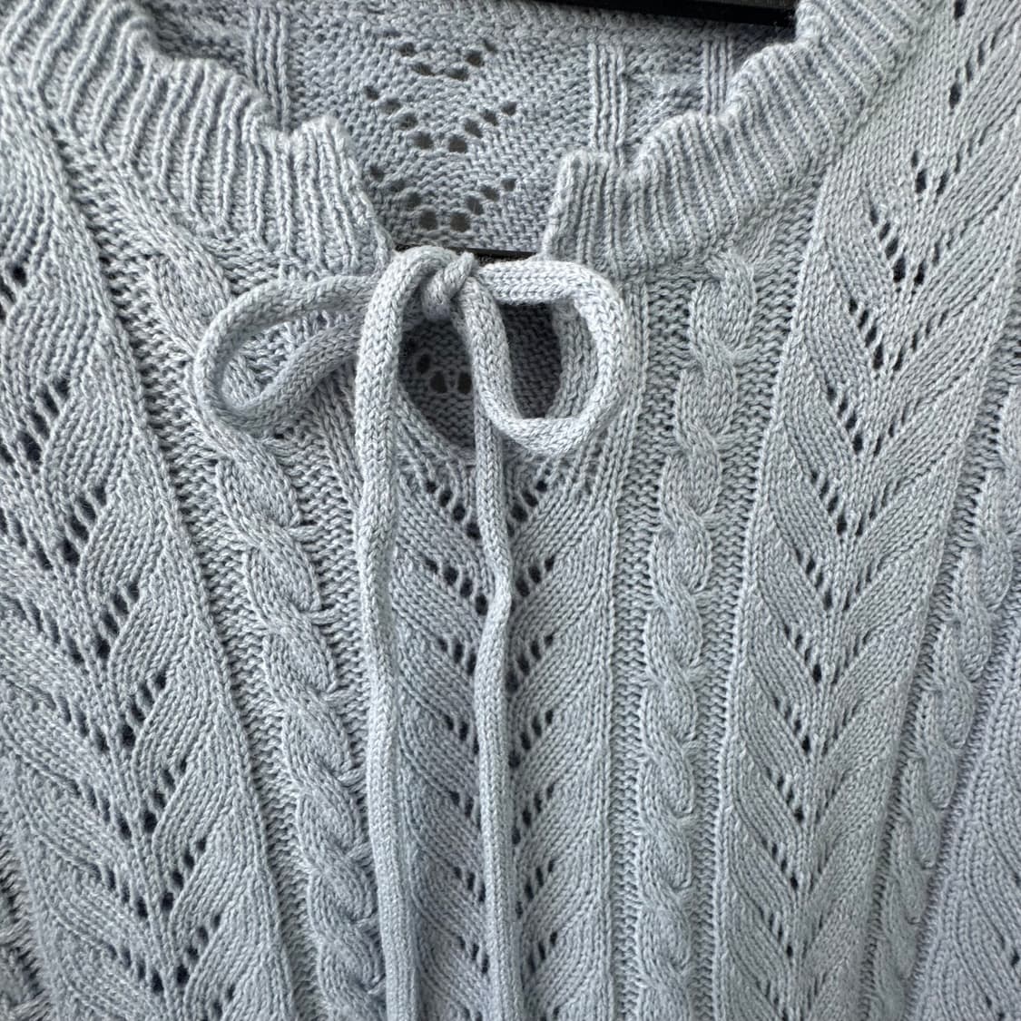 넘 예쁜 블루 리본 펀칭 긴팔 레이스 니트 여리핏 거의새것 상품이미지9