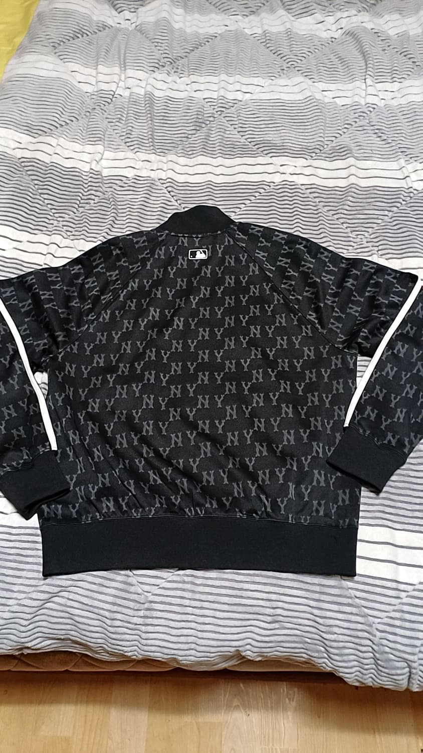 MLB 오버핏 모노그램저지 남녀공용95 가슴58 기장66 상품이미지5