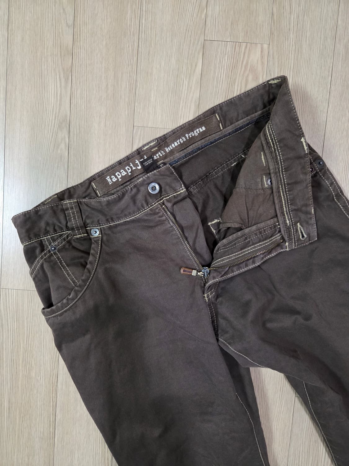 나파피리 브라운 스티치 스트레이트 핏 코튼 팬츠 상품이미지6