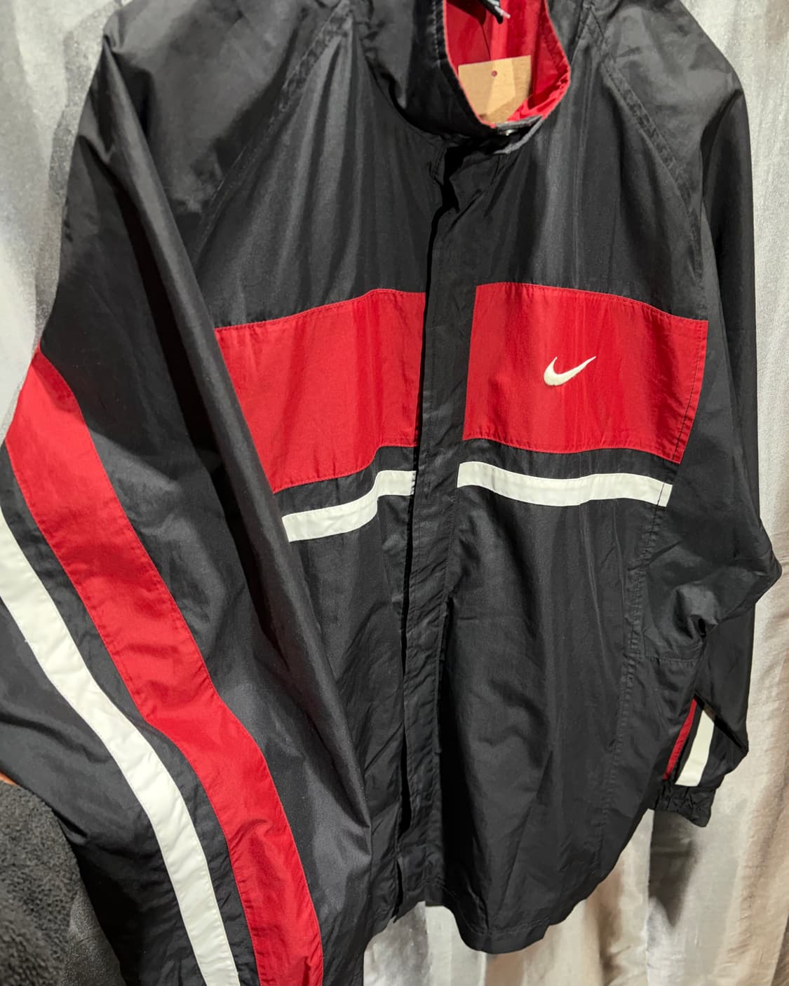 L 나이키 스우시 화이트/레드 배색 바람막이 상품이미지4