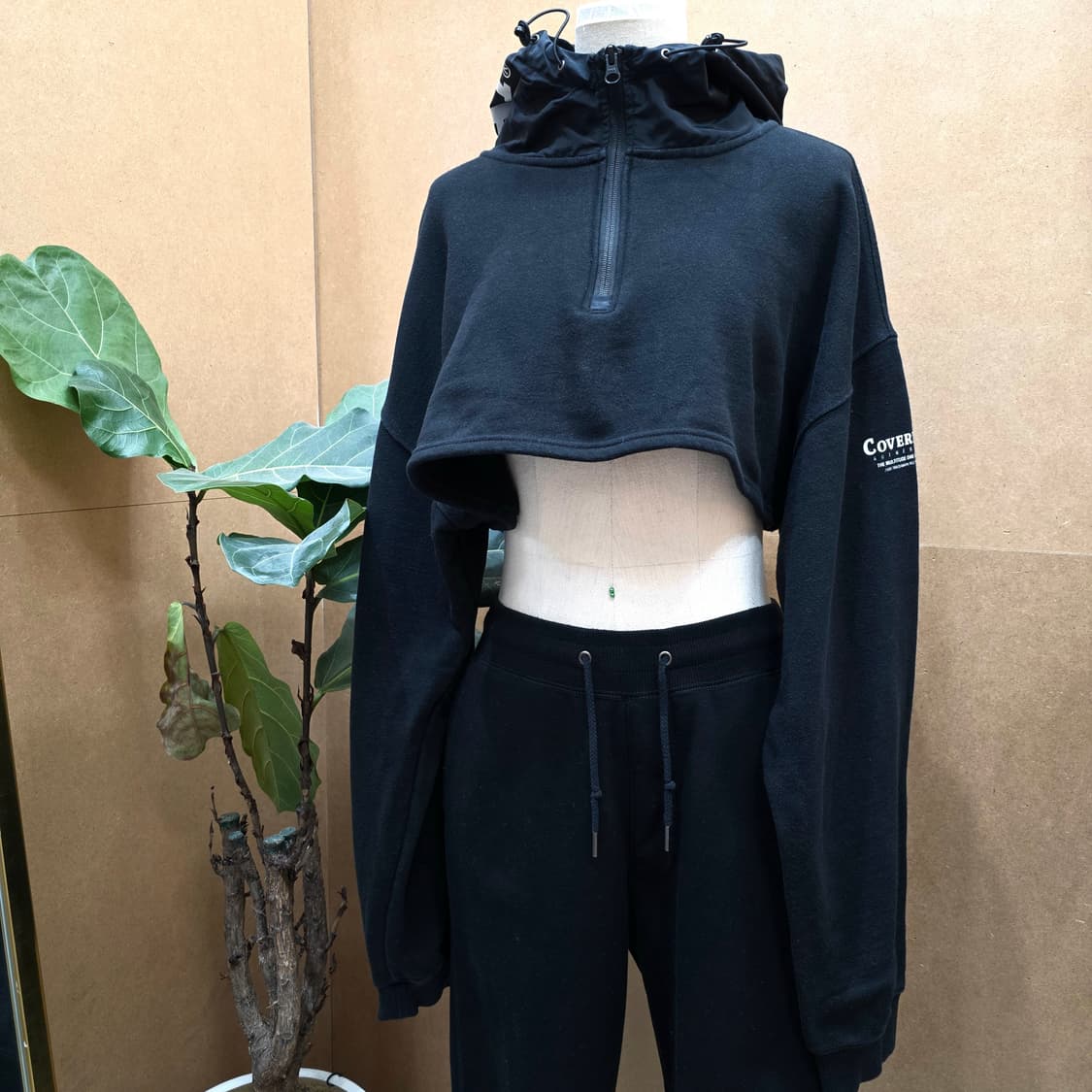 커버낫 언더붑 크롭탑 후드티 상품이미지1