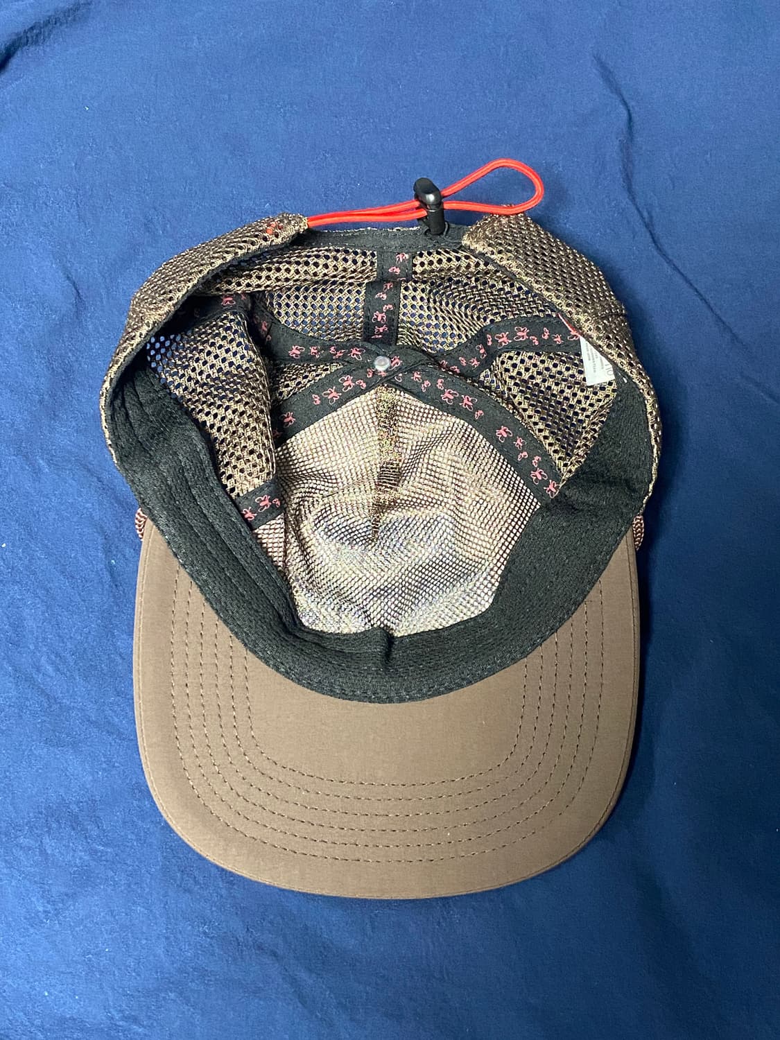 알렉스 조노 x 우즈 뉴 패스 어웨이트 트러커 햇 베이지 상품이미지4