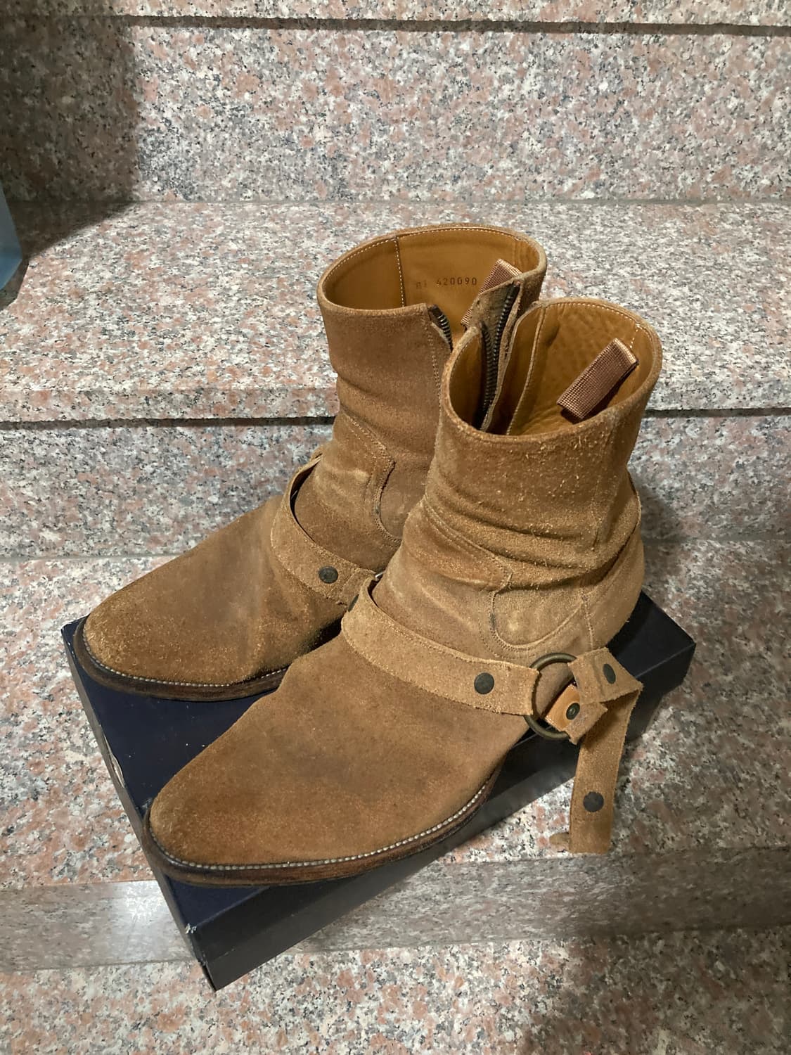 43) 생로랑 첼시부츠 와이어트 하네스 상품이미지1