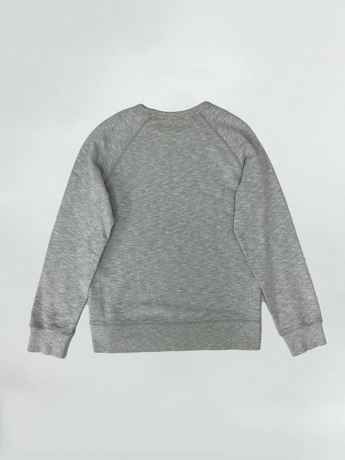 아크네 You First 맨투맨  상품이미지3