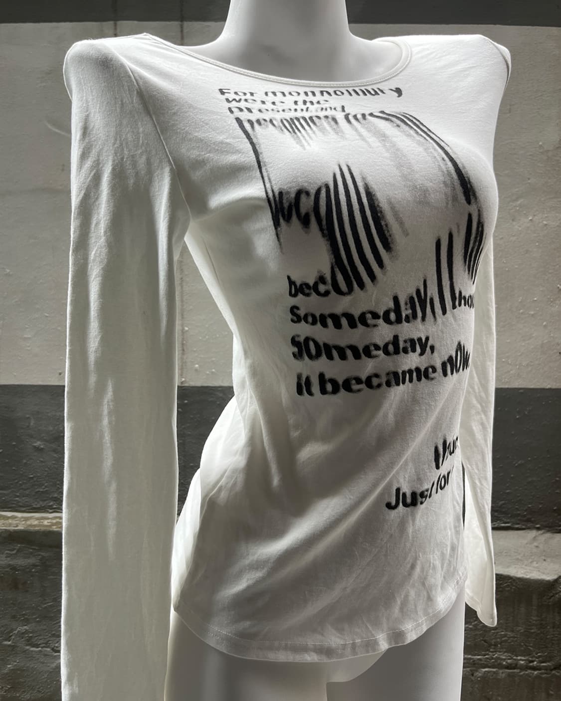 00‘s Lettering Dusty Graphic Long Sleeve 상품이미지2