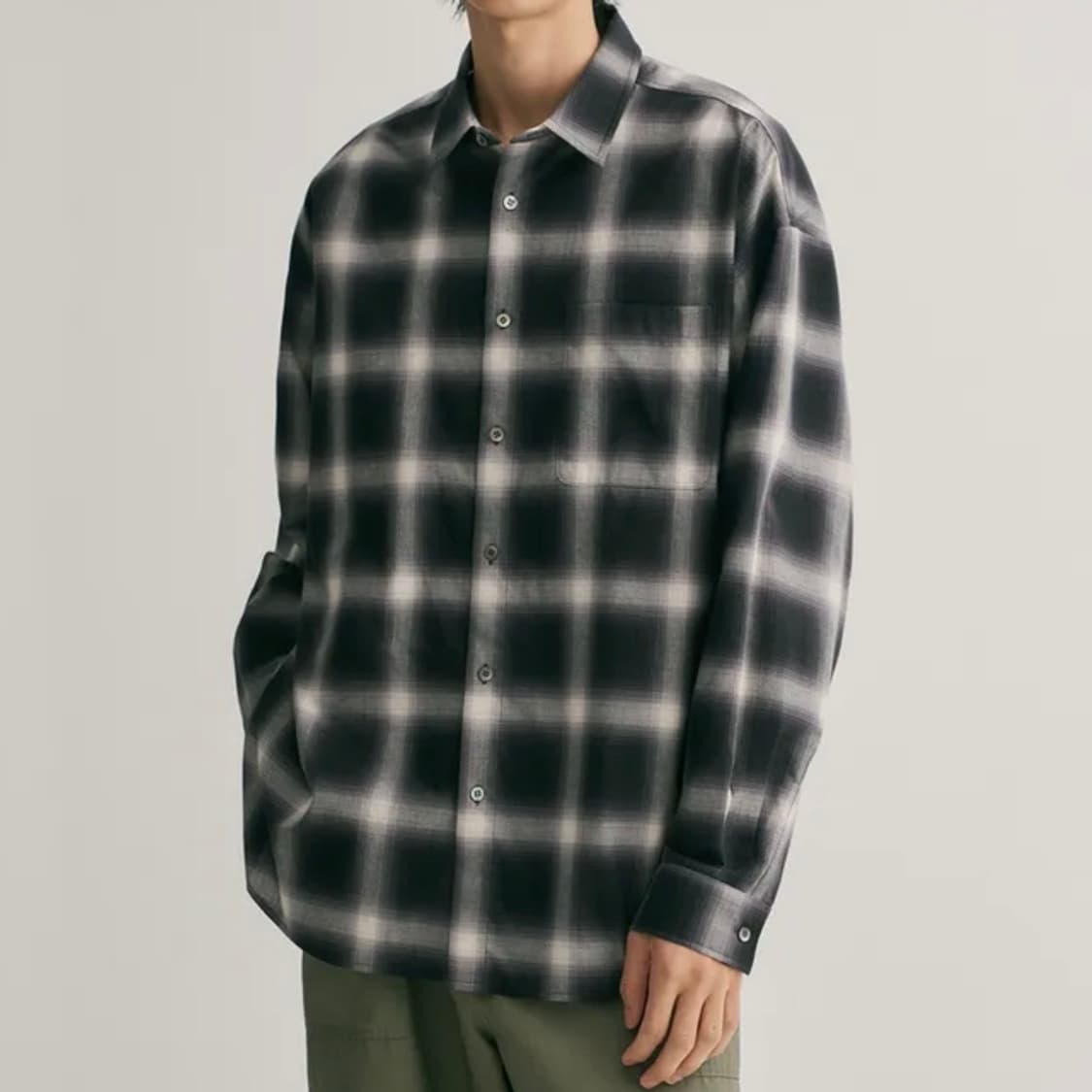 어나더오피스 옴브레 체크 셔츠 블랙 상품이미지2